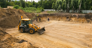 Разработка котлована Валуйки стоимость за от 569 руб. м3 - заказать работы по копке и рытью котлованов | траншей